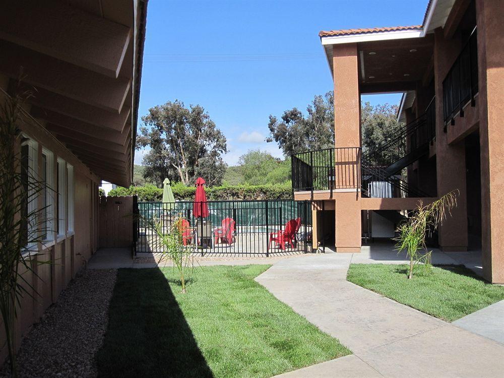 Rancho California Inn Temecula Bagian luar foto