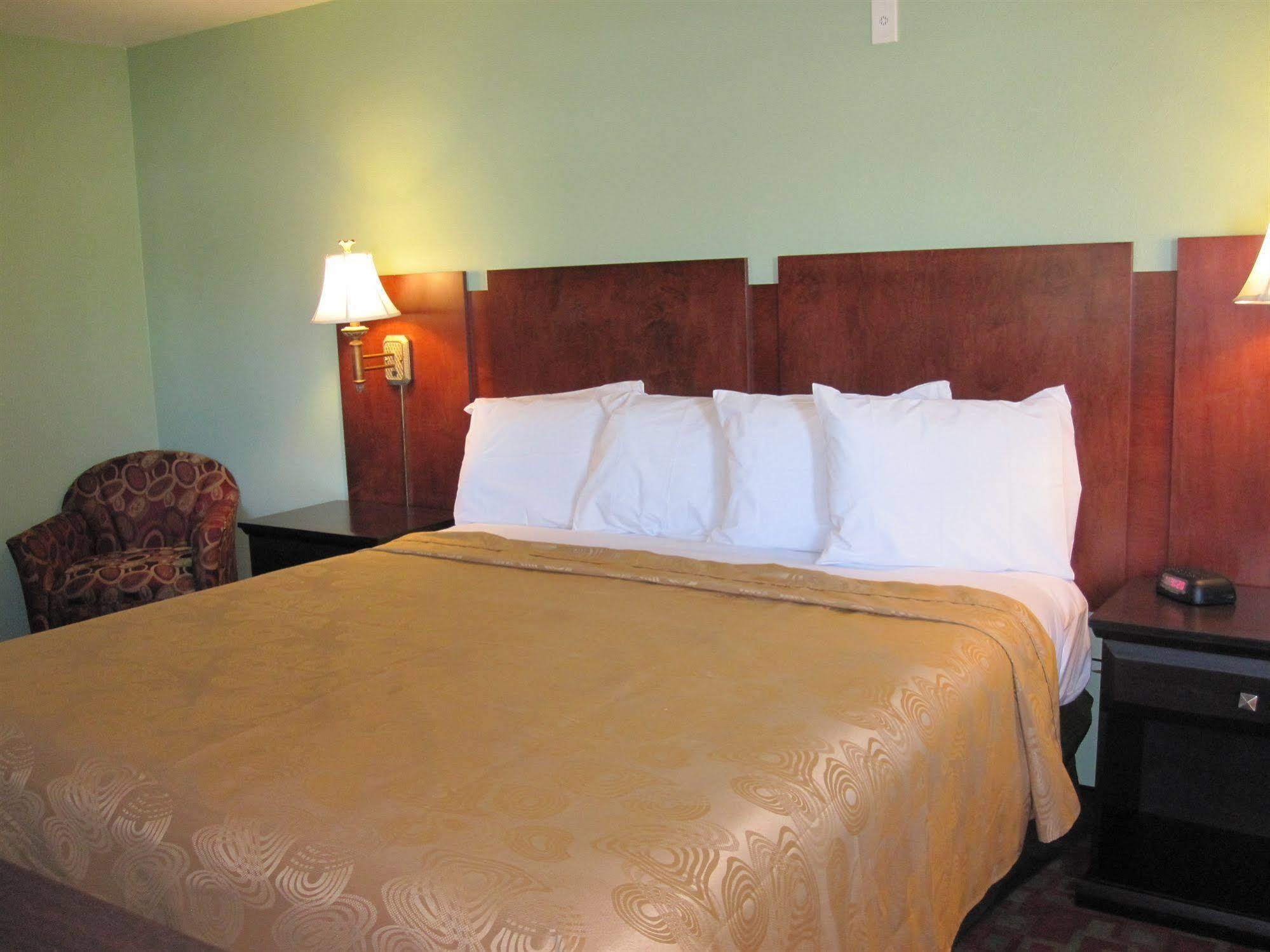 Rancho California Inn Temecula Bagian luar foto