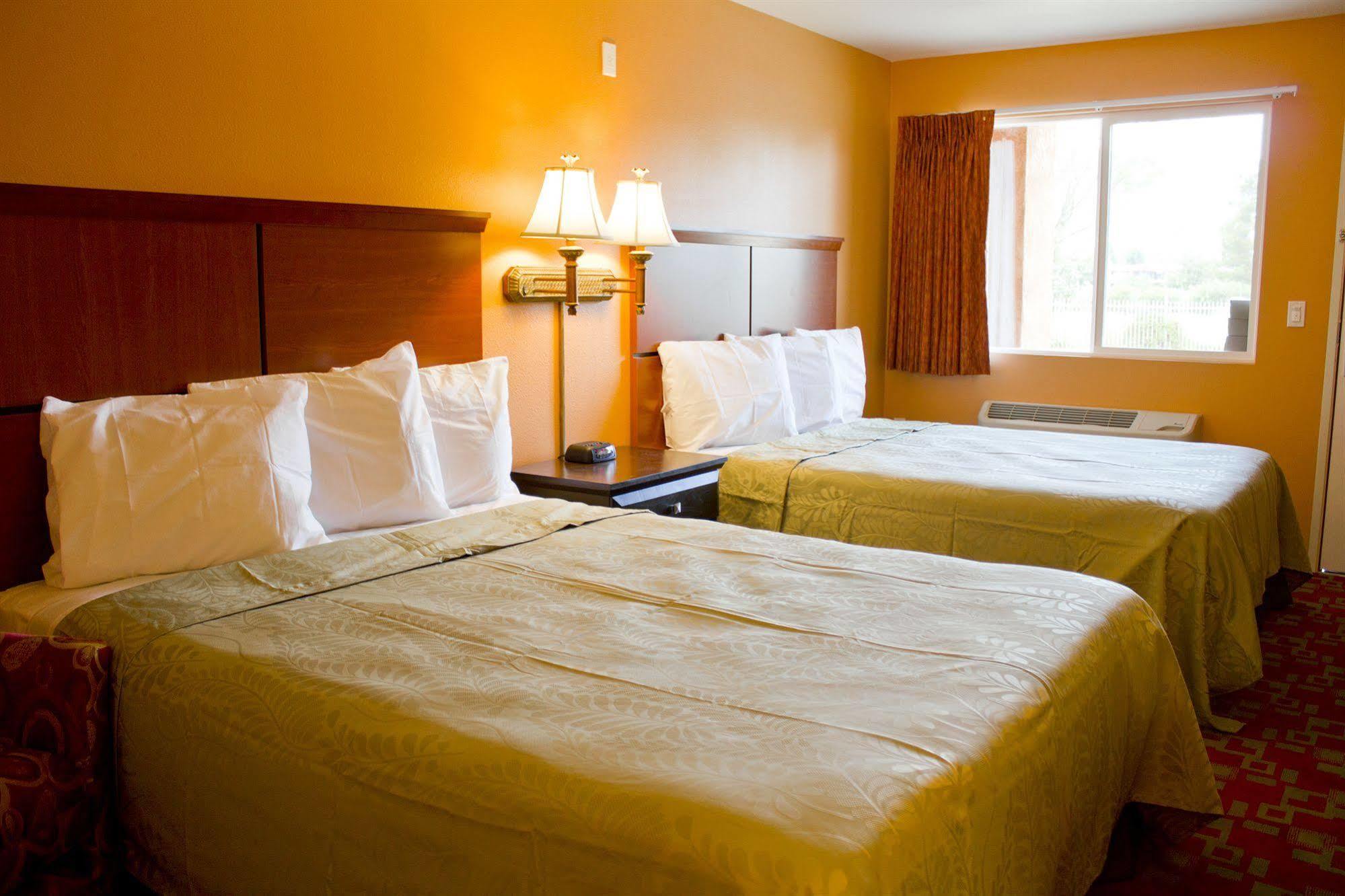 Rancho California Inn Temecula Bagian luar foto