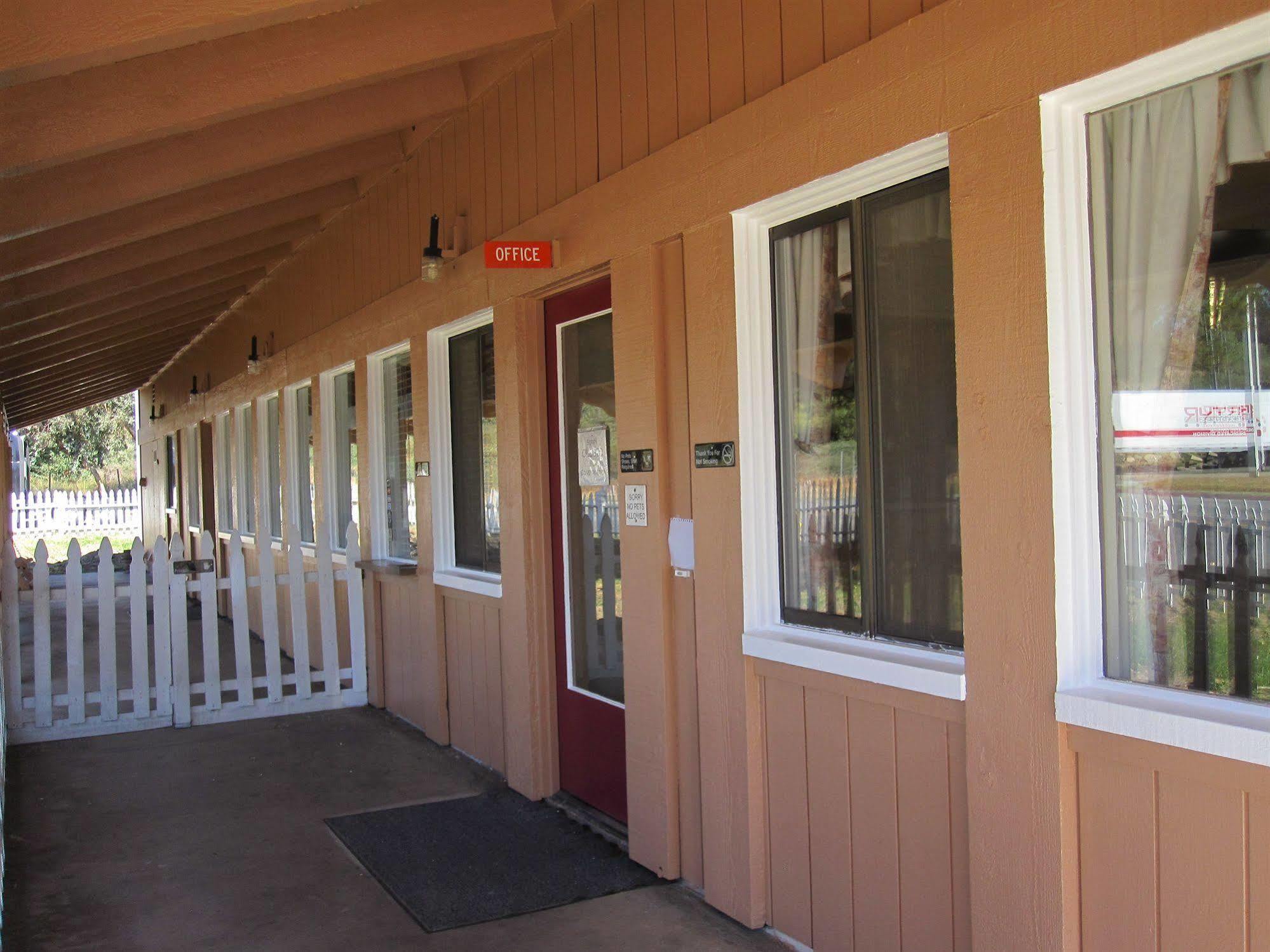 Rancho California Inn Temecula Bagian luar foto